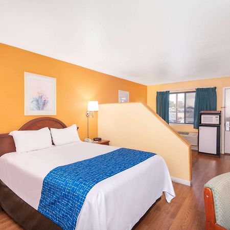 Travelodge By Wyndham Kingman Ngoại thất bức ảnh