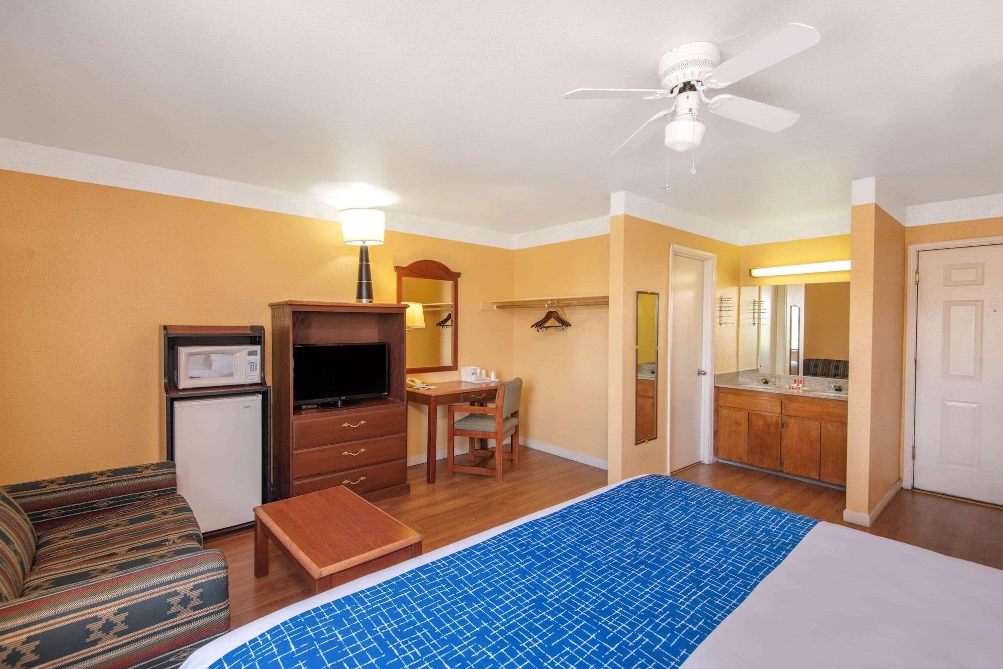 Travelodge By Wyndham Kingman Ngoại thất bức ảnh